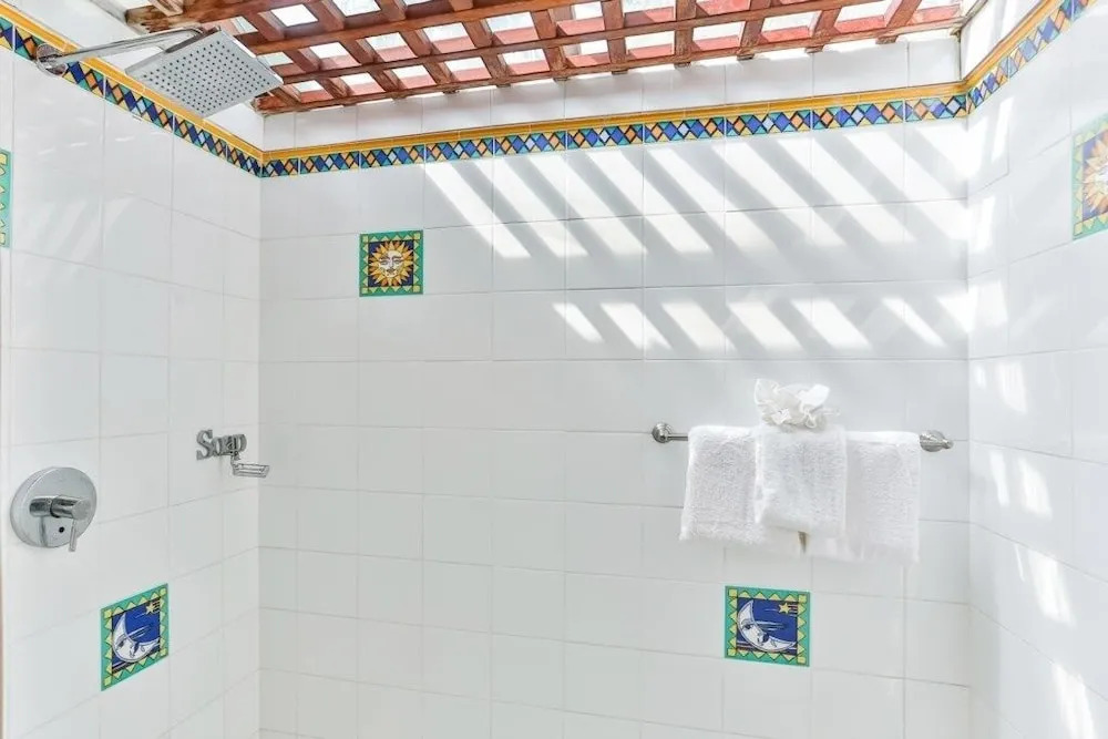 Charming Cottage Located In Cap Estate - Orchid Cottage 1 Bedroom Home by RedAwning