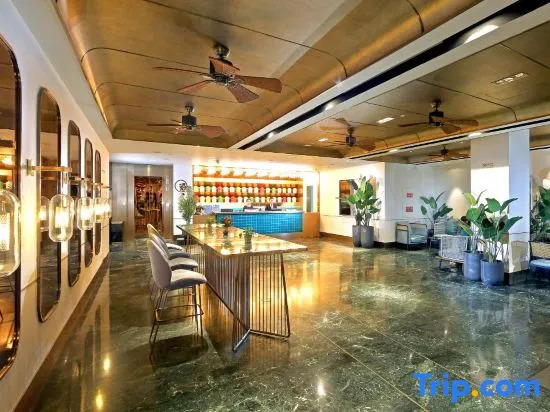 Chunguang Hotel (Spring Sunlight Hotel)