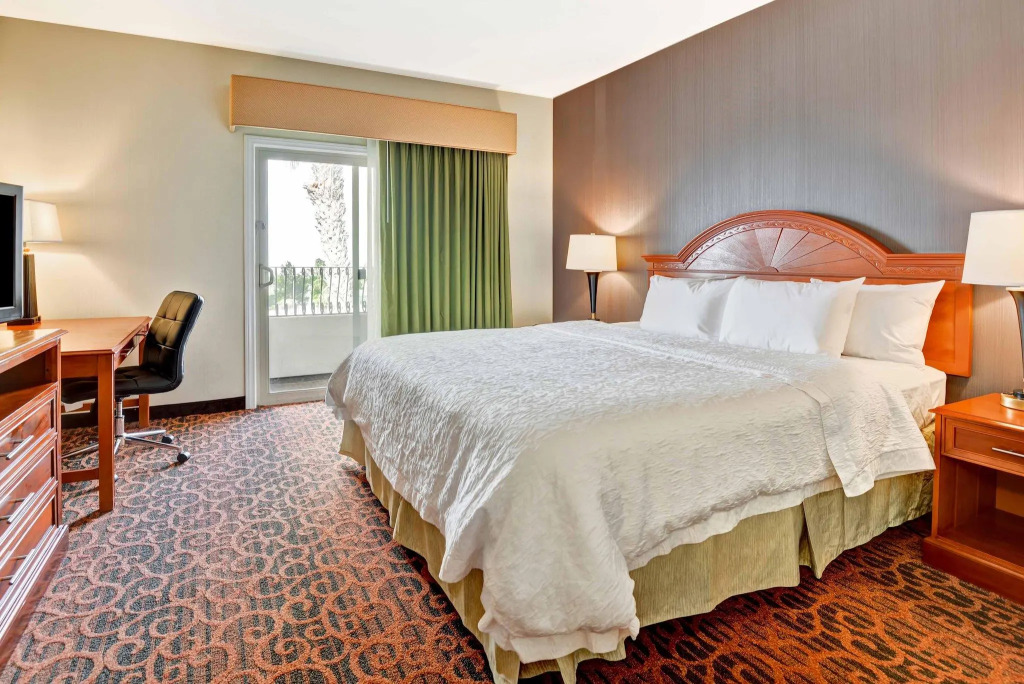 Hampton Inn & Suites San Clemente - Fully Renovated