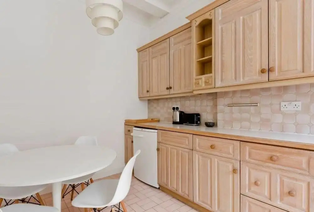 Oxford Circus Luminous Gem, Sleeps 4