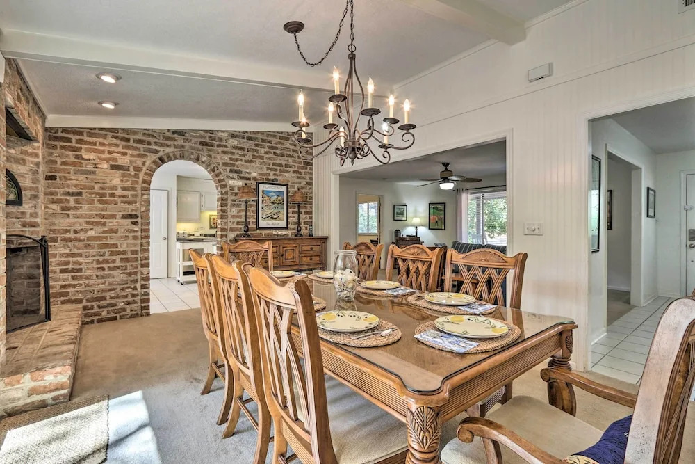 < 1 Mi to Beach: Family-friendly Hilton Head Home