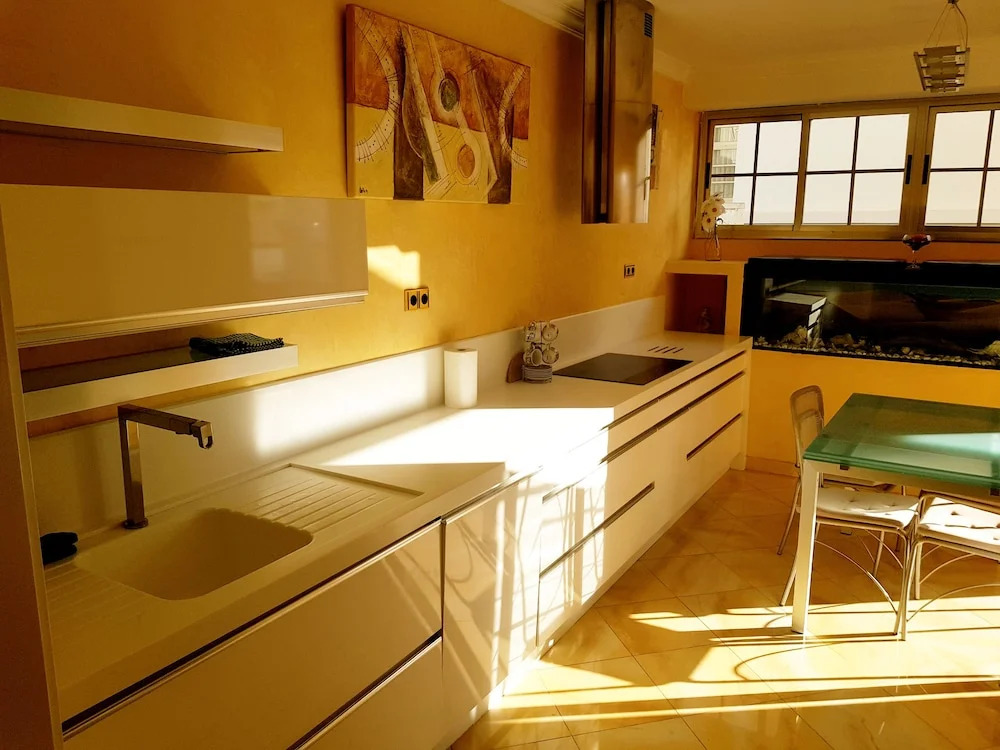 "Flora B&B "- Rooms in Privat Home Habitaciones en una casa privada