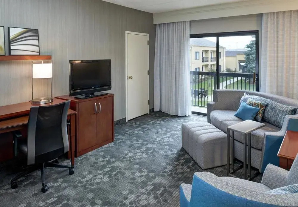 Courtyard by Marriott Milwaukee Brookfield