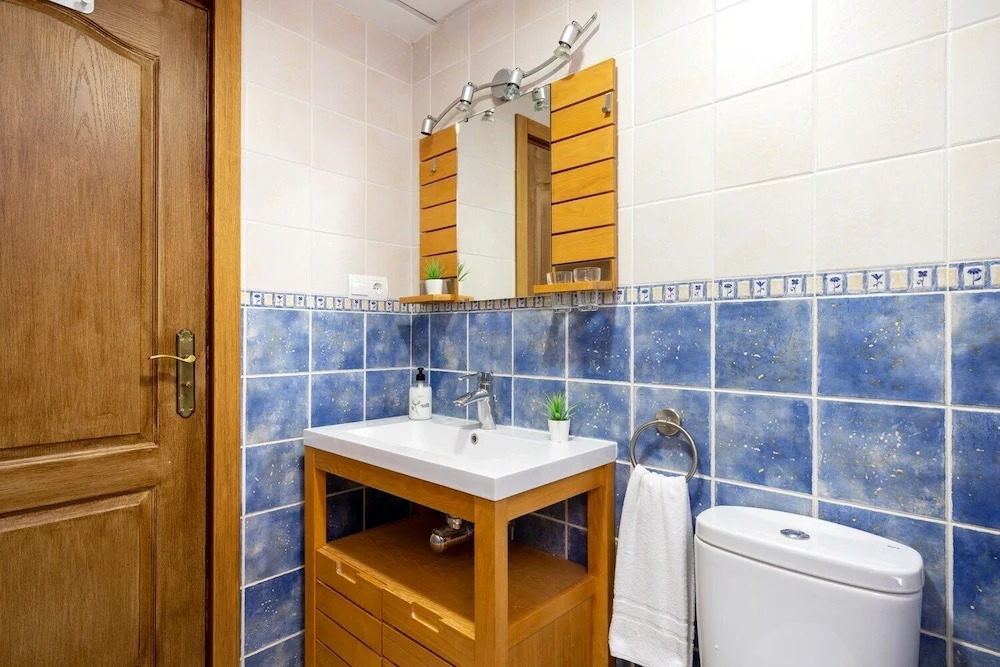 Tasteful Apartment Near the Beach Ref 107