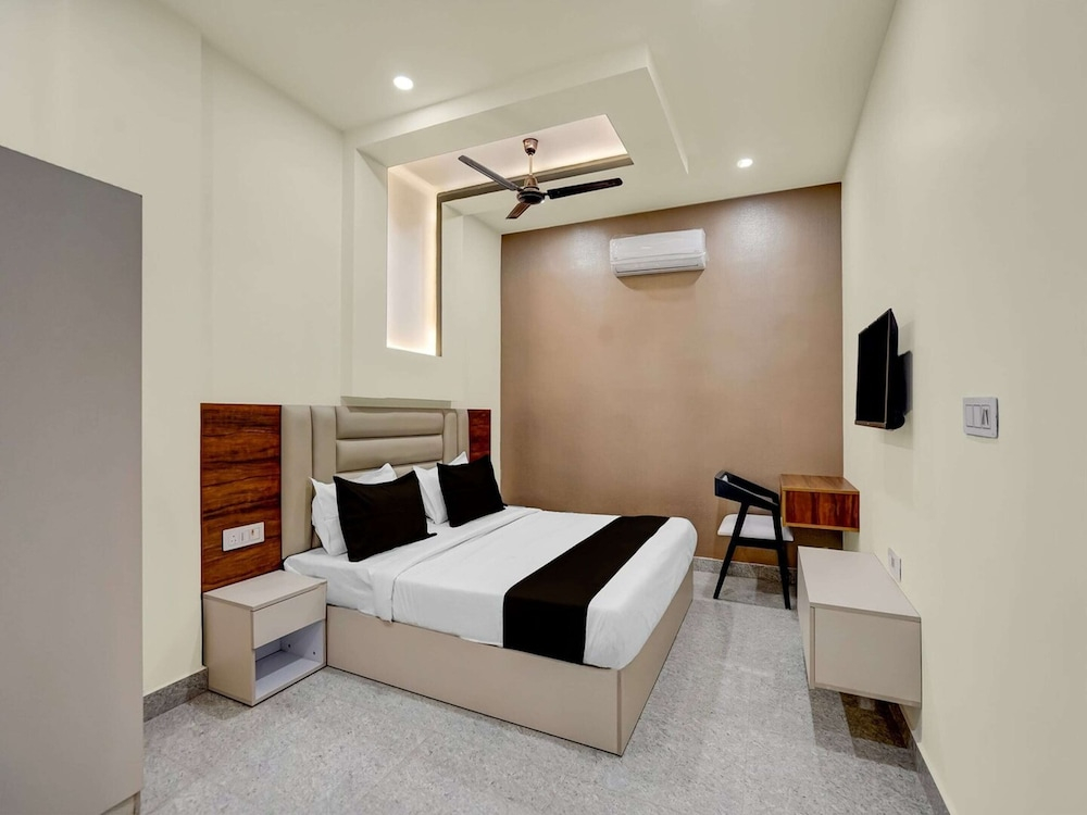 Townhouse Subharti University Meerut