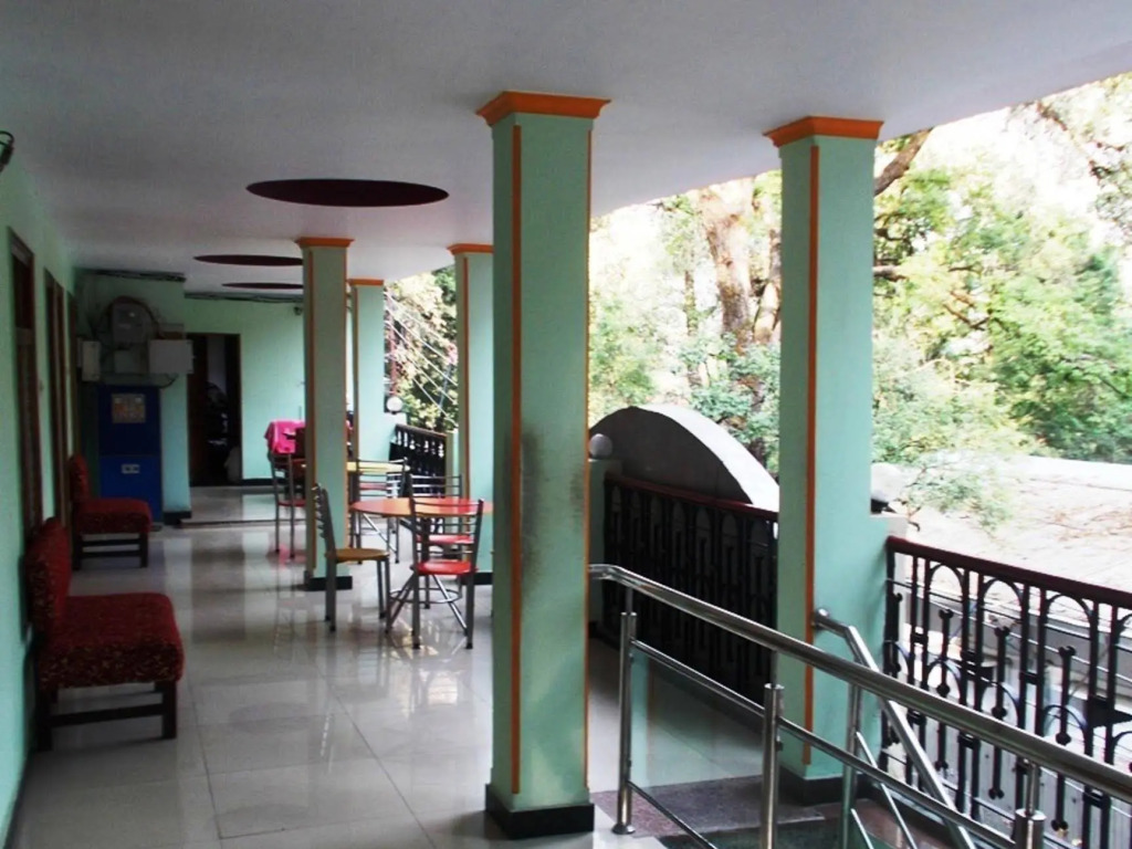Hotel Moon