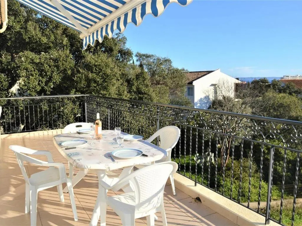 Appartement Le Lavandou, 3 pièces, 4 personnes - FR-1-251-25