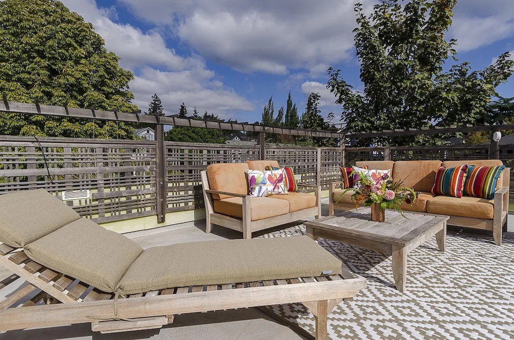 Sleeps 16 Luxurious 6BR Seattle Home