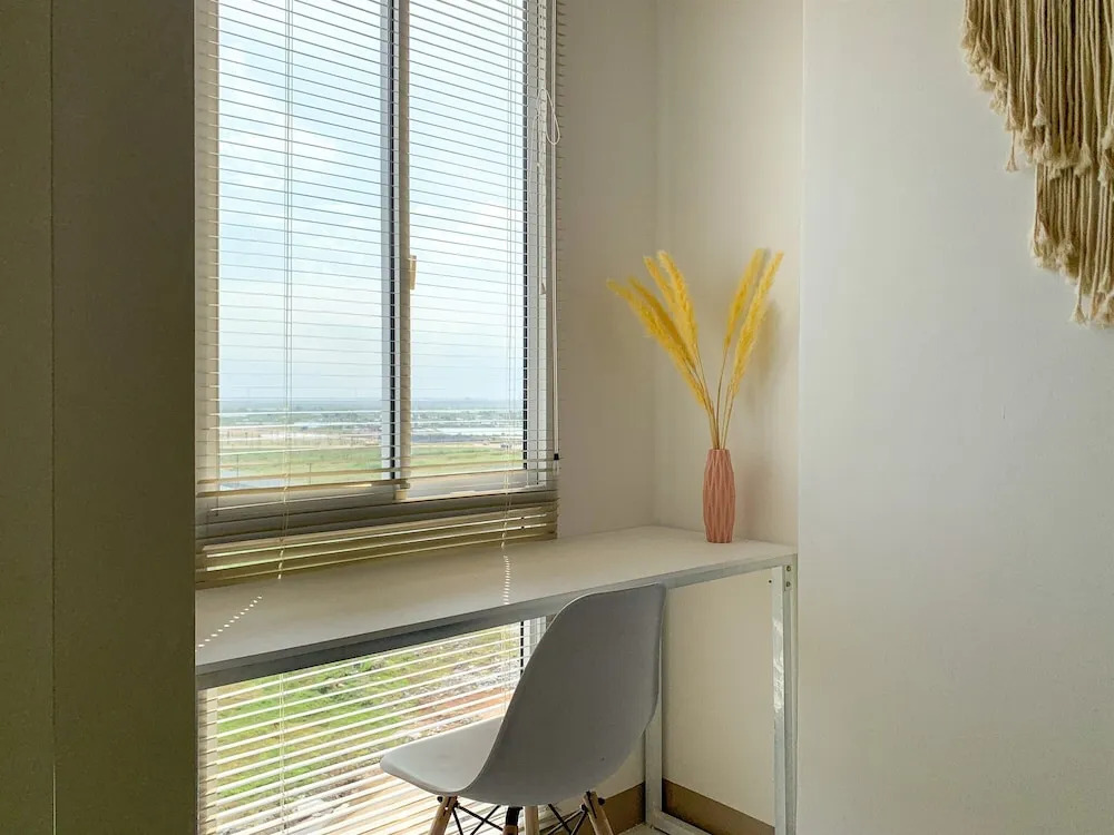 Studio With Minimalist Design Tokyo Riverside Pik 2 Apartment