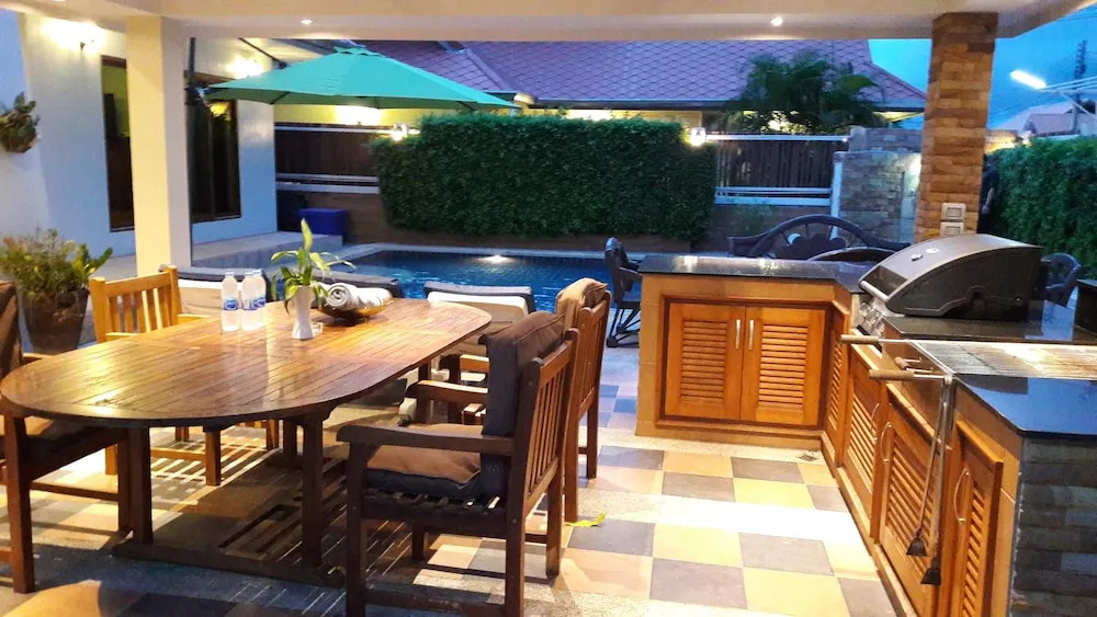 The Time Family 5 Bedroom Villa 92