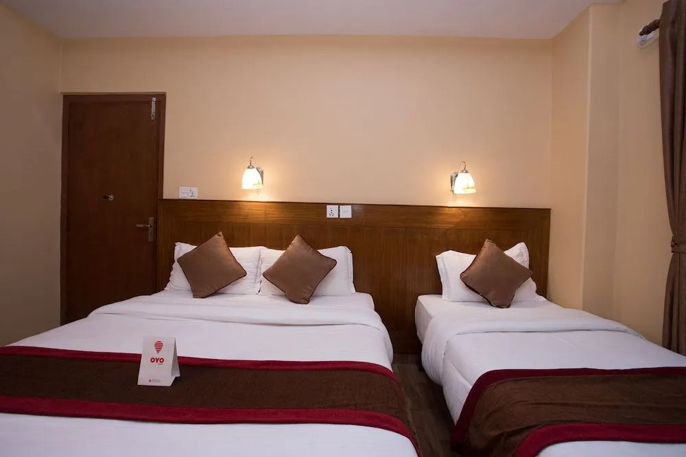 OYO 226 Hotel Pokhara Blue Lake