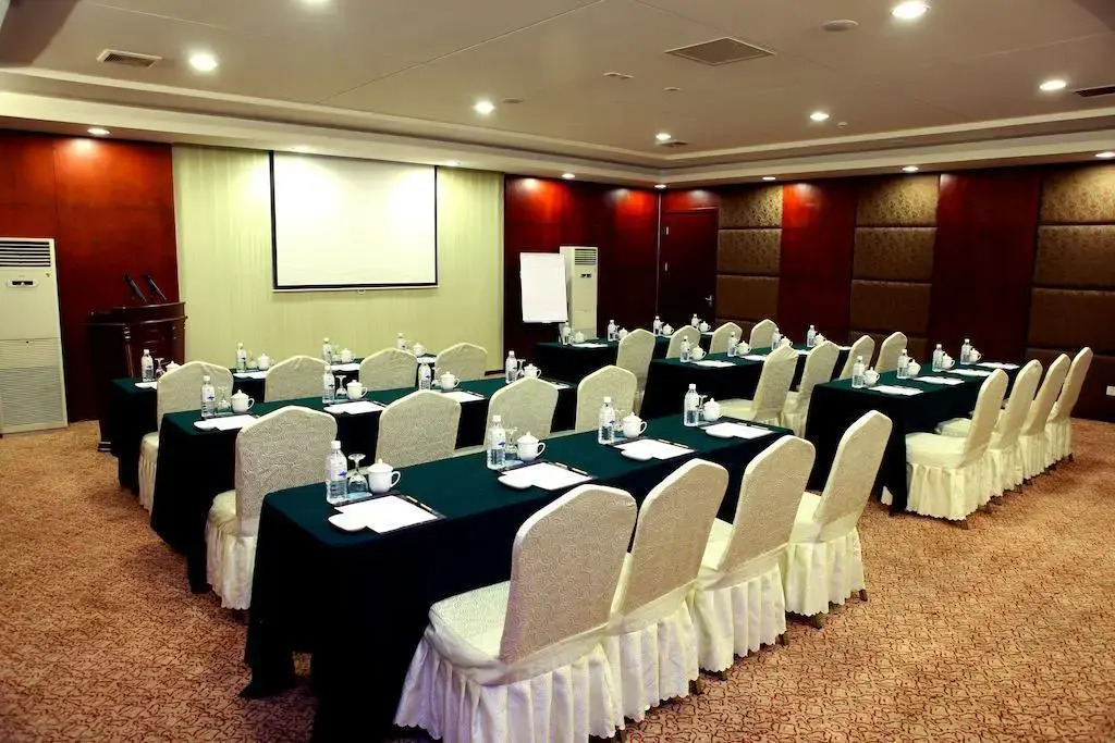 Onehome Yalong International Hotel