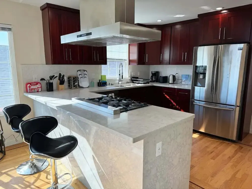 South SF Spacious Entire Unit With 3brs 3bth on 2F