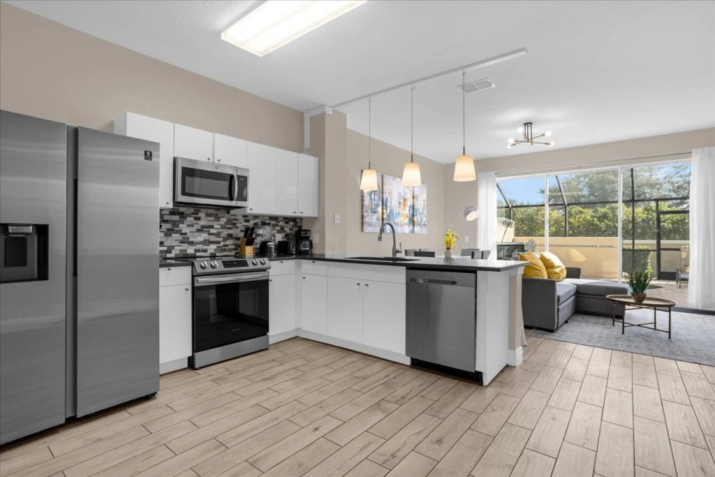 3 Bedrooms 3 Bathrooms Windsor Hills 7662 Sr