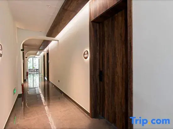 Mount Wutai Traceless Hidden Spring Hotel