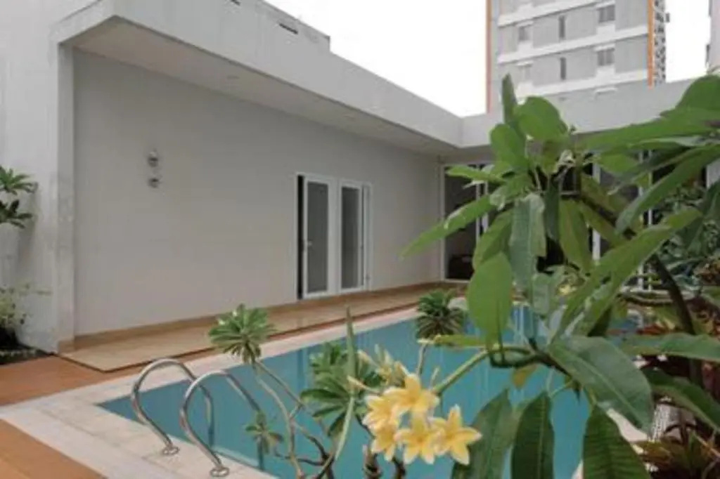 Kenari Tower Hotel