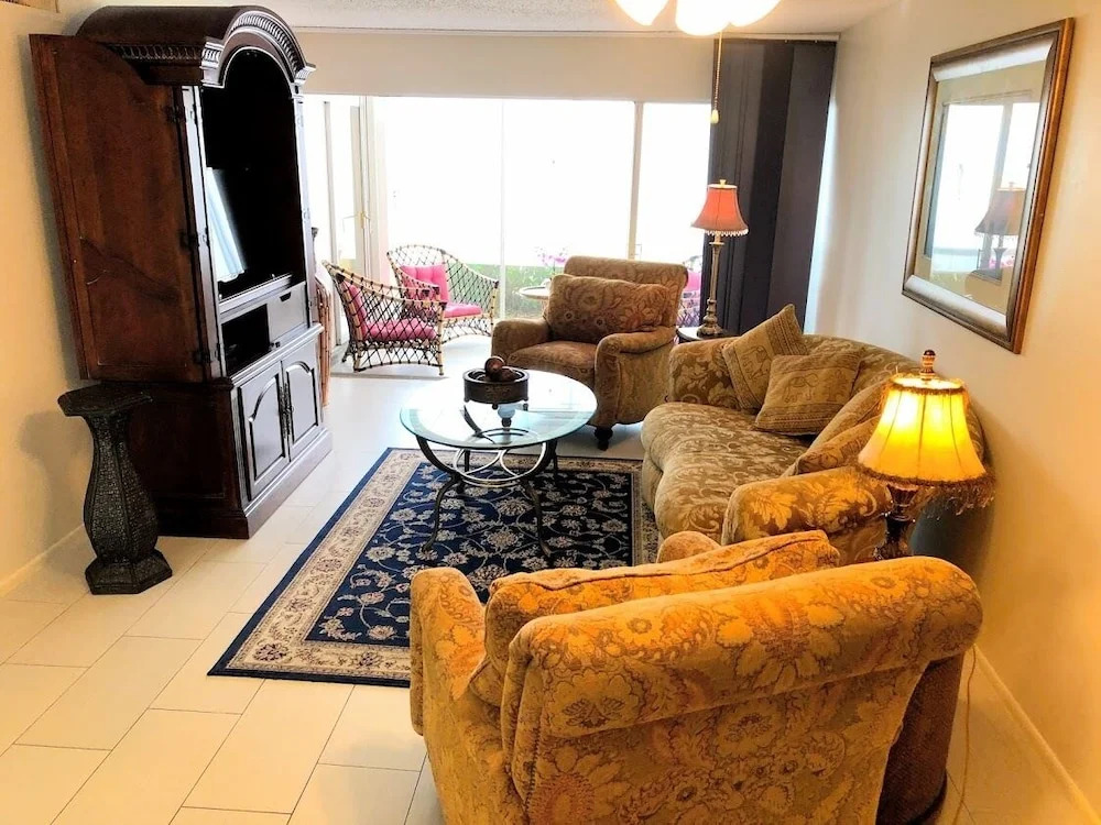 Olde Naples Condo #805