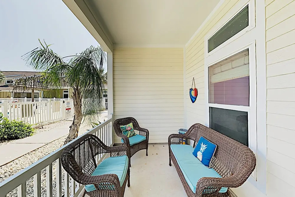 Poolside Beauty W/ Heated Pool - Steps To Beach 2 Bedroom Townhouse