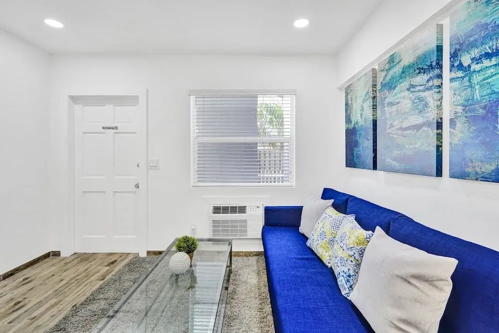 Newly Renovated Apt-unit #1 Close to Beach