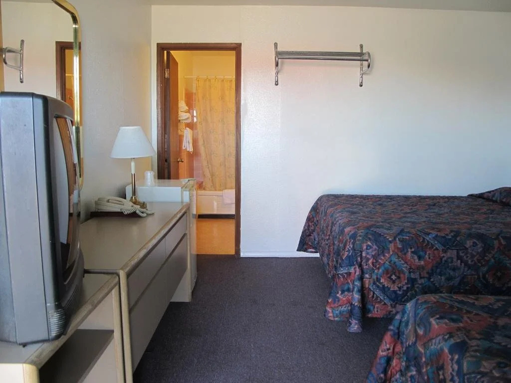 Economy Inn Ontario