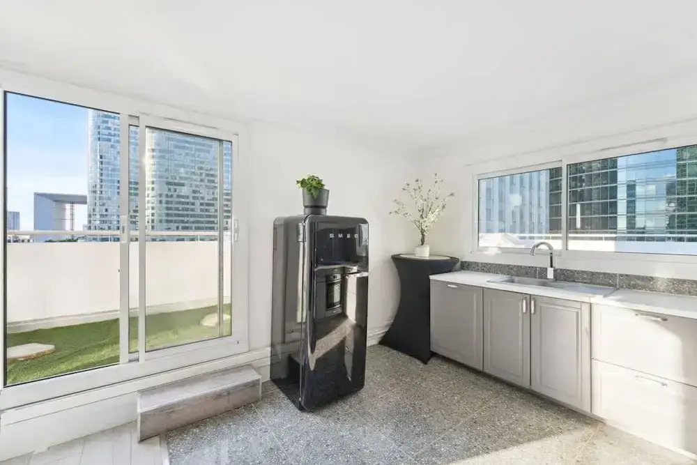 Exceptional Terrace apt - La D Fense - Bail Mob