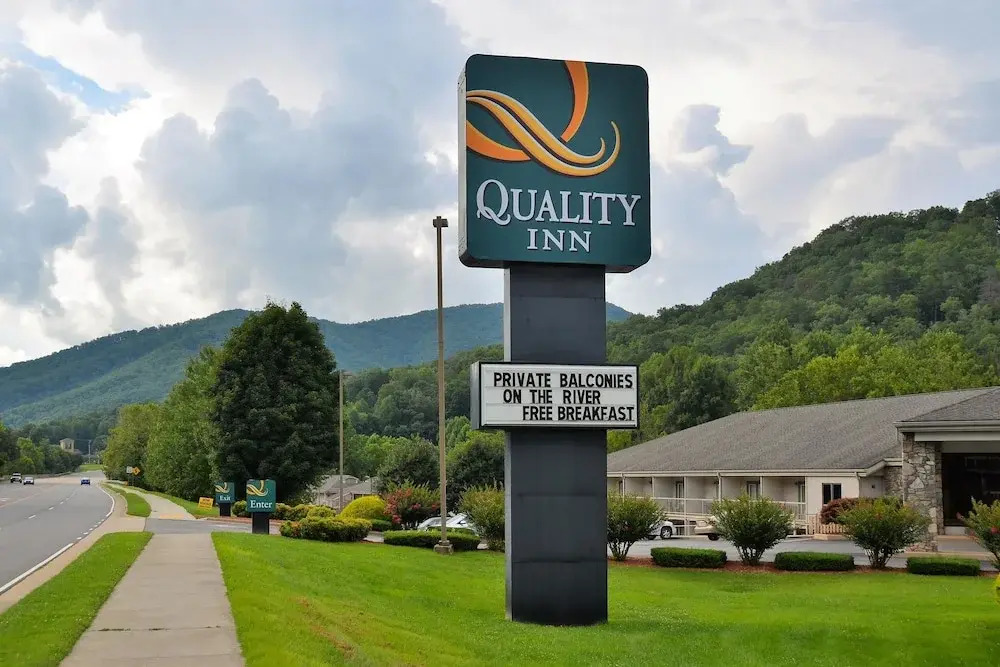 Quality Inn Cherokee Riverside