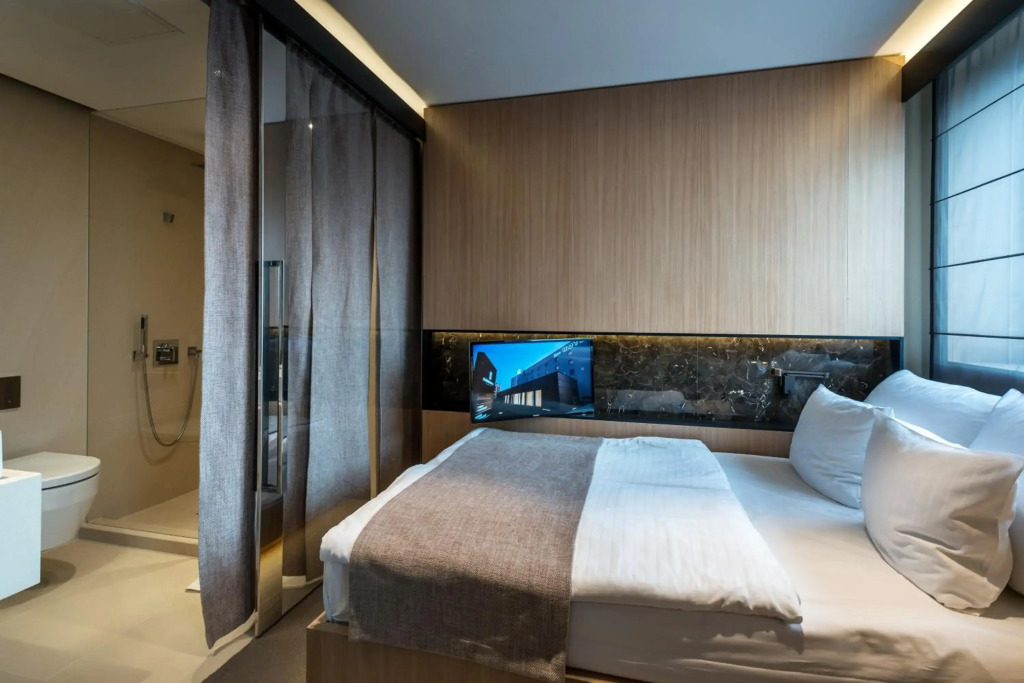 Ilonn Hotel