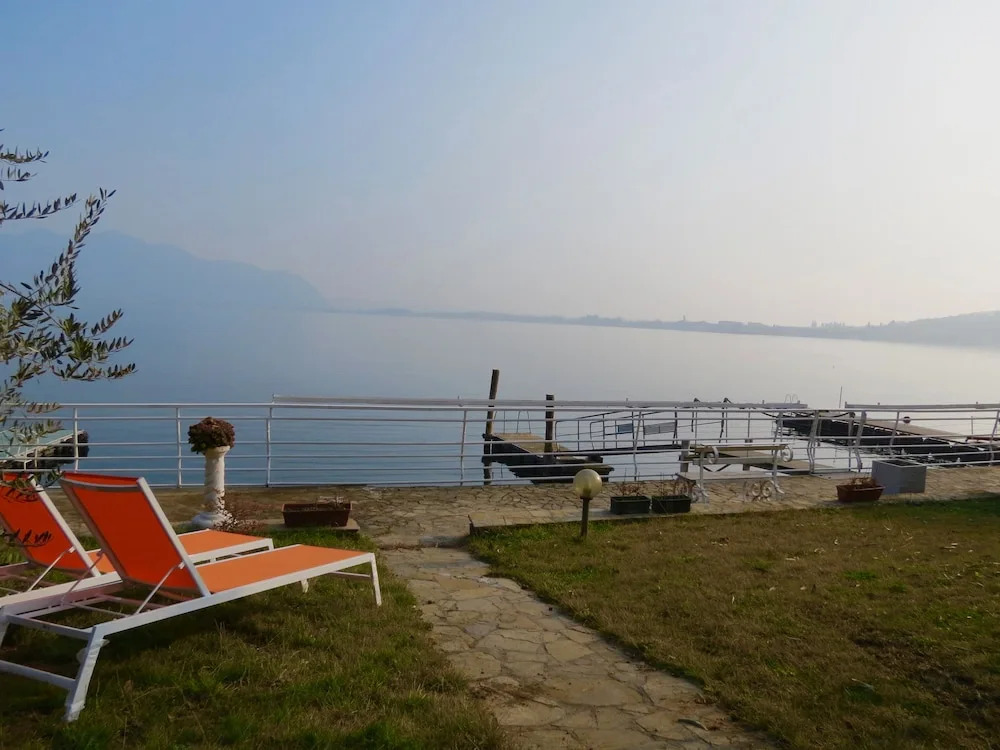 Villa Anastasye Your Lakefront Vacation Rental