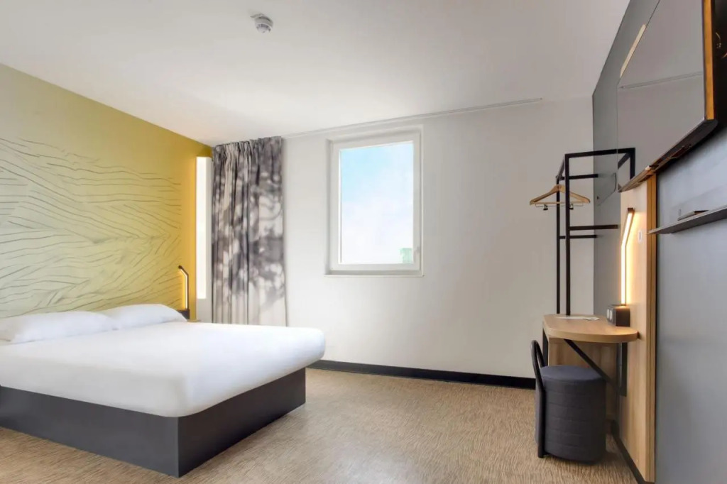 B&B HOTEL Saintes