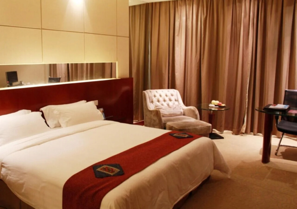 CP Peninsula Hotel