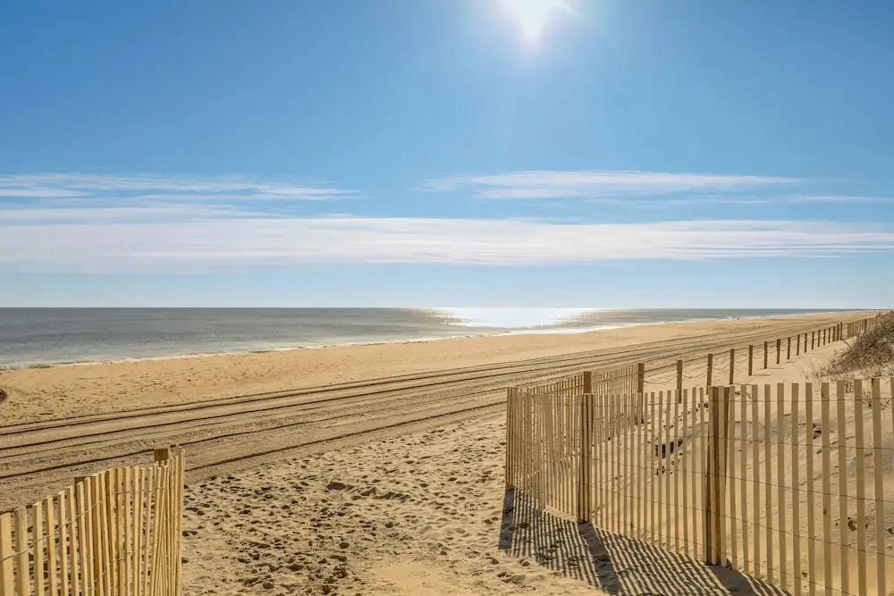 Walk to Beach! Modern Ocean City Condo w/ Balcony