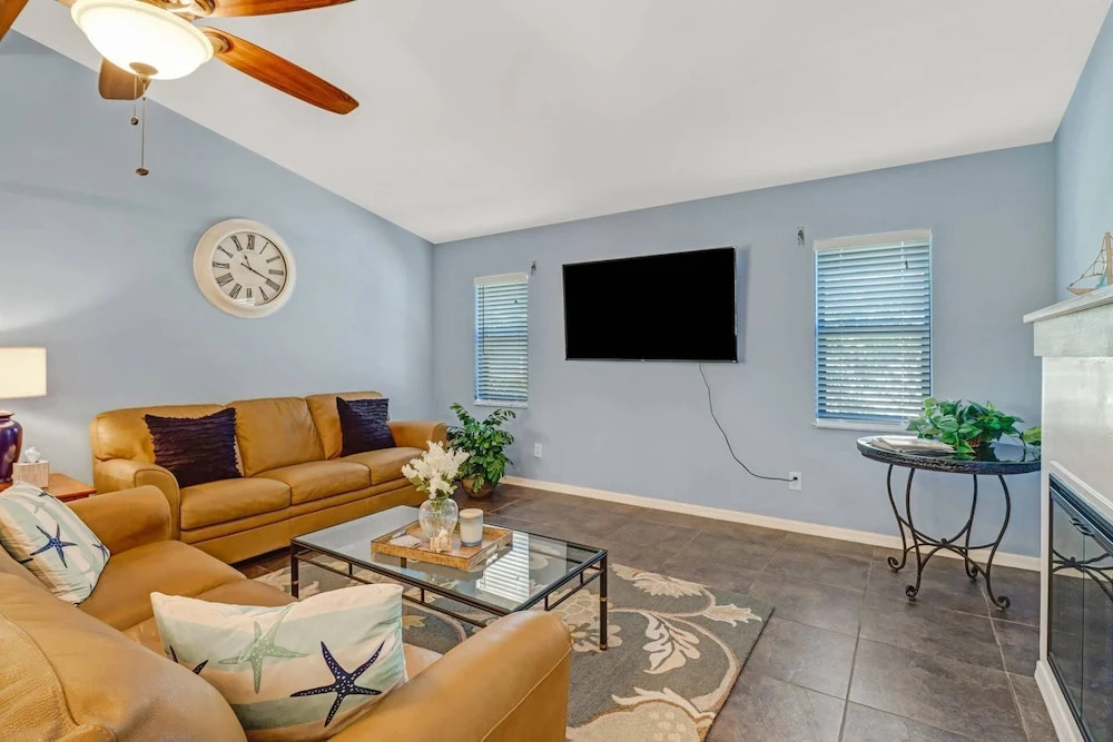 1410 SW 18th Ter