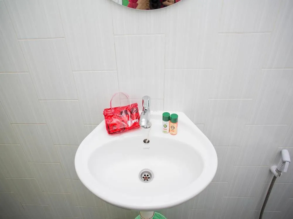 OYO 221 Olive Hotel