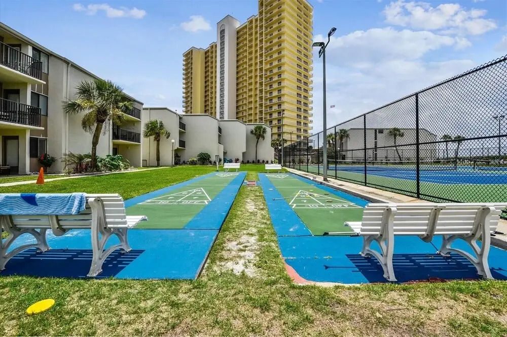 Sugar Beach A6-Lovely 4 bedroom 3 bath Condo. Sleeps 11. Free Beach Chairs 2021! 4 Condo by RedAwning