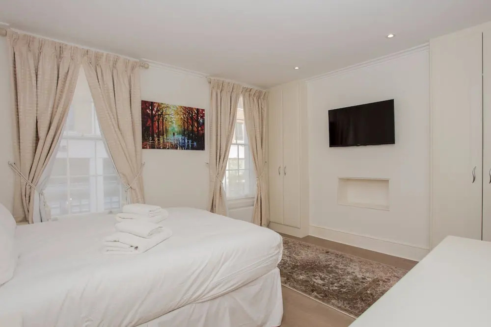 Stunning & Modern 3Bed House in Victoria