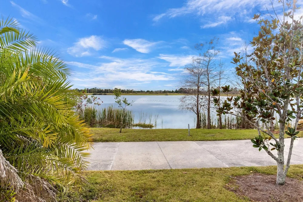 Perfect Orlando Home! Cozy and Contemporary 3bd/3.5ba Town Home - #3vc013