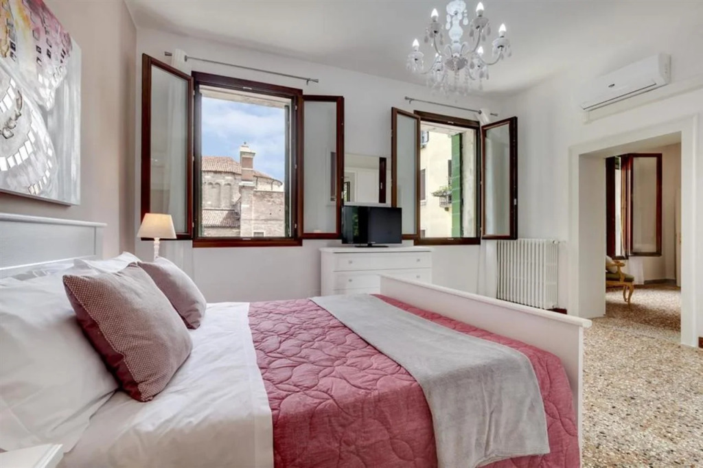 Accademia Opera Deluxe by Wonderful Italy