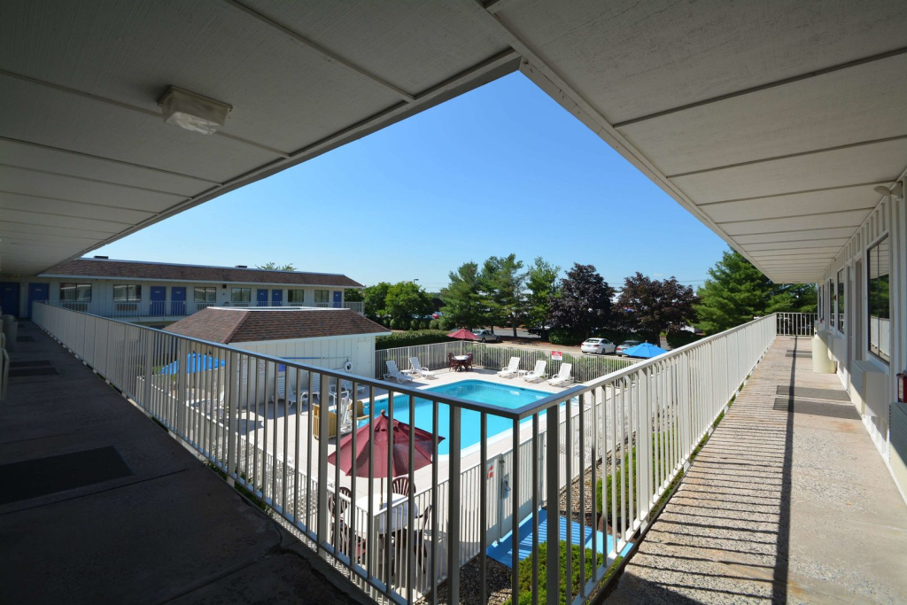Motel 6-Windsor Locks, CT - Hartford
