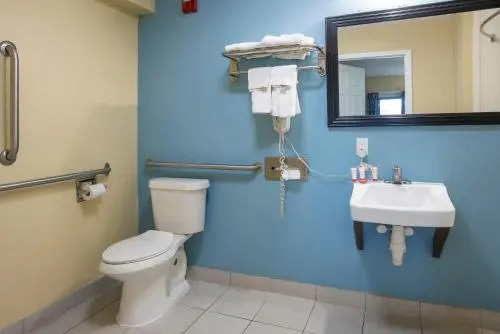 Quality Inn & Suites West Waterpark