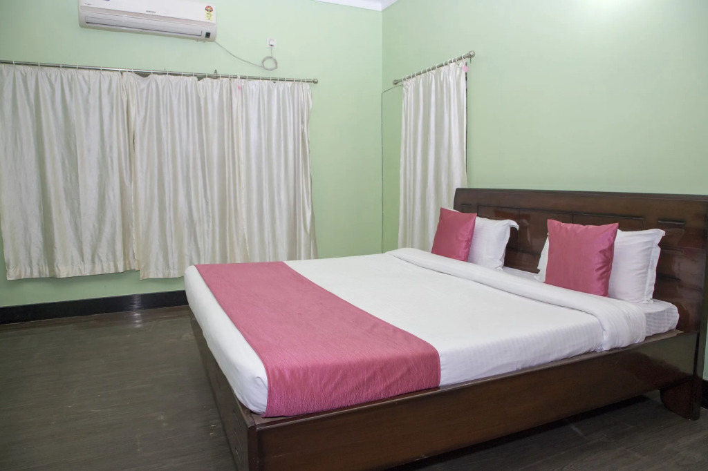 Hotel White House Inn By OYO Rooms