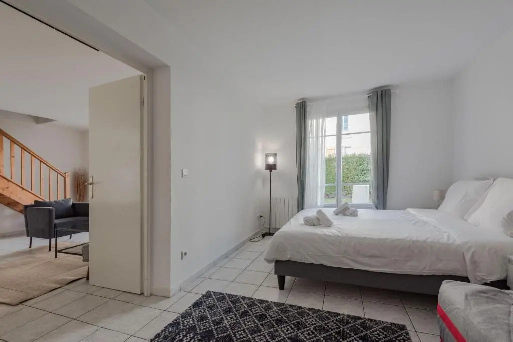 Guest house next to Disneyland and Paris BMYGUEST