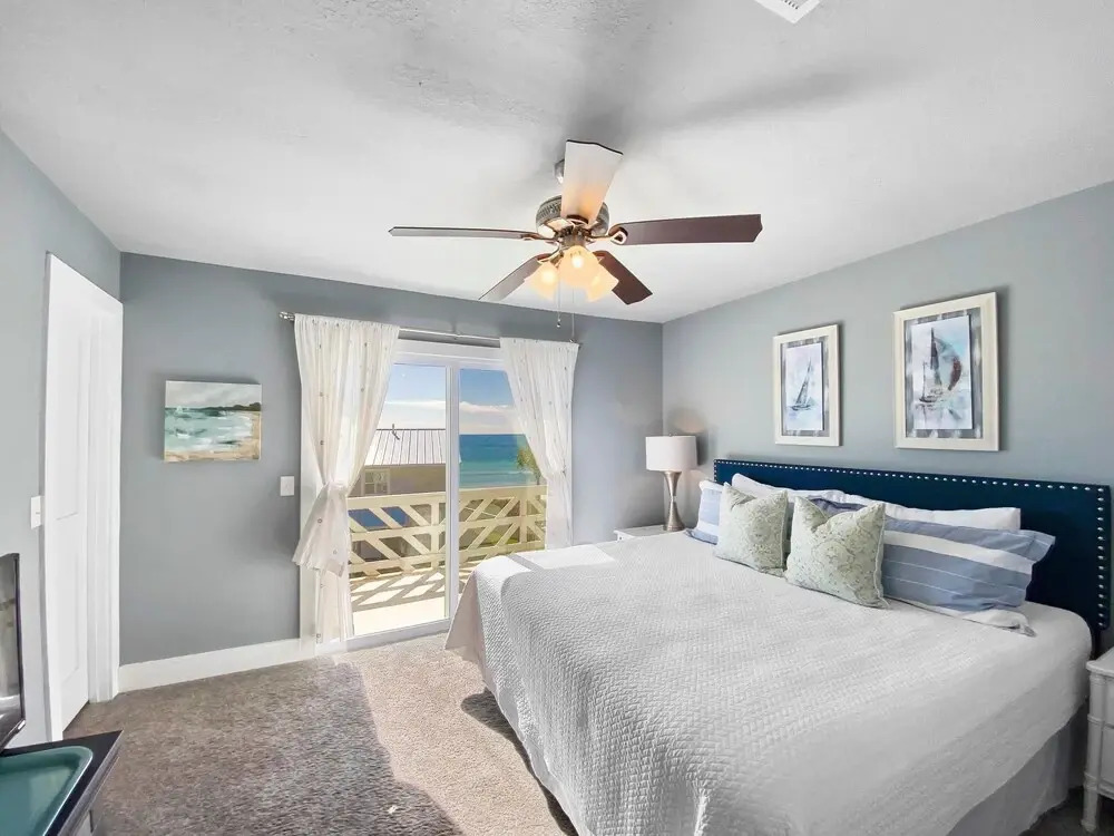 Shoreline Townhomes #10 - 2 Br townhouse by RedAwning