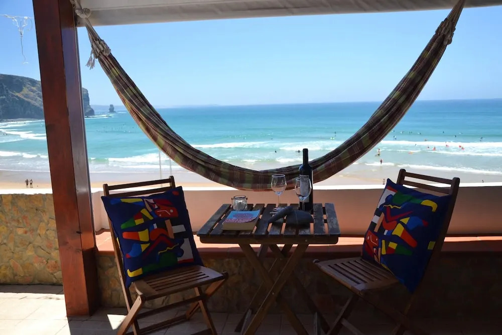 House With 2 Bedrooms in Aljezur, With Wonderful sea View, Furnished Balcony and Wifi Near the Beach