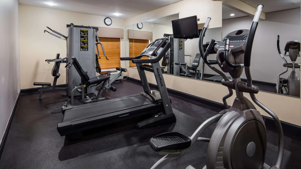 Best Western Plus Kansas City Airport - KCI East