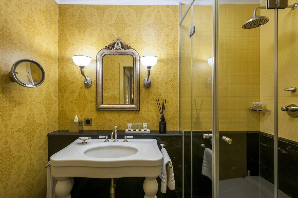 Grand Hotel LES TROIS ROIS