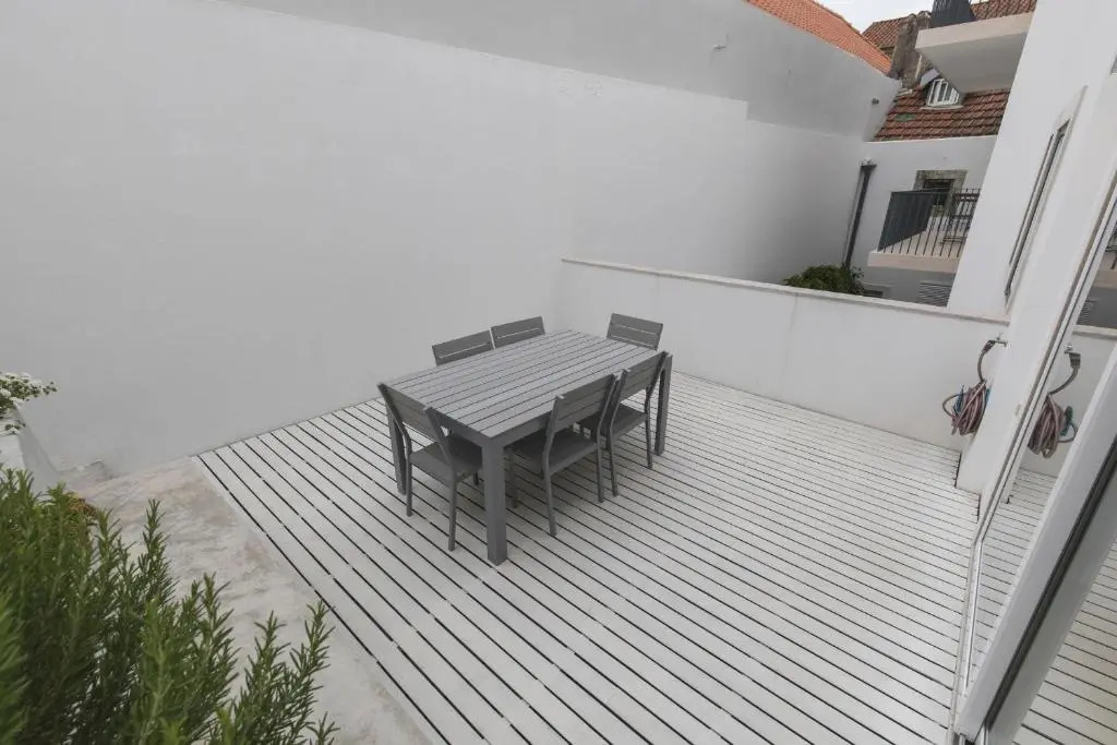 Lovelystay - Chic, Citrus Home - Private Garden And Parking