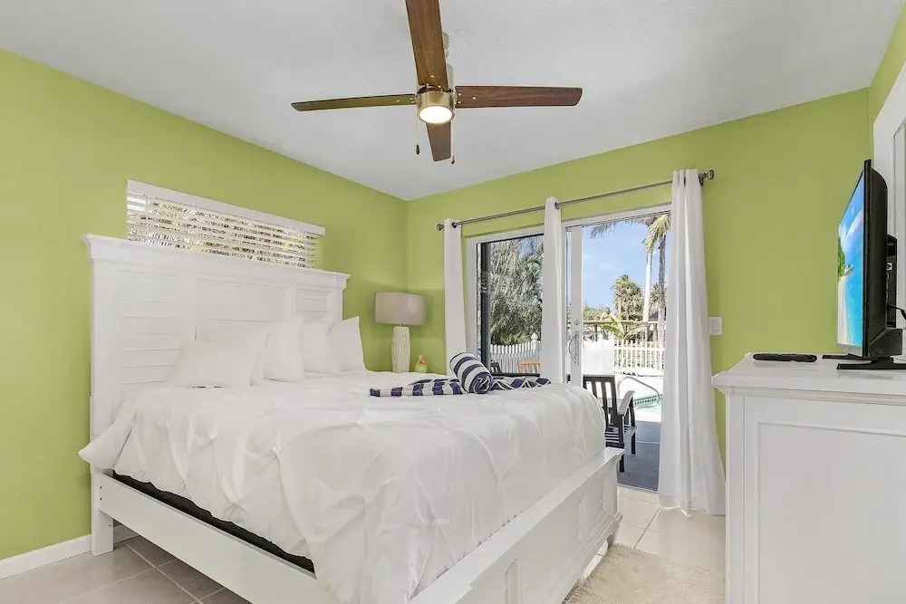 5535 Casa De Lujo: Heated Pool W/ Water Views 4 Bedroom Home