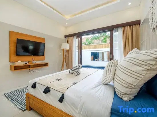Adikara Villa 2 Cozy 2BR in Canggu, Berawa 5 mins to the beach