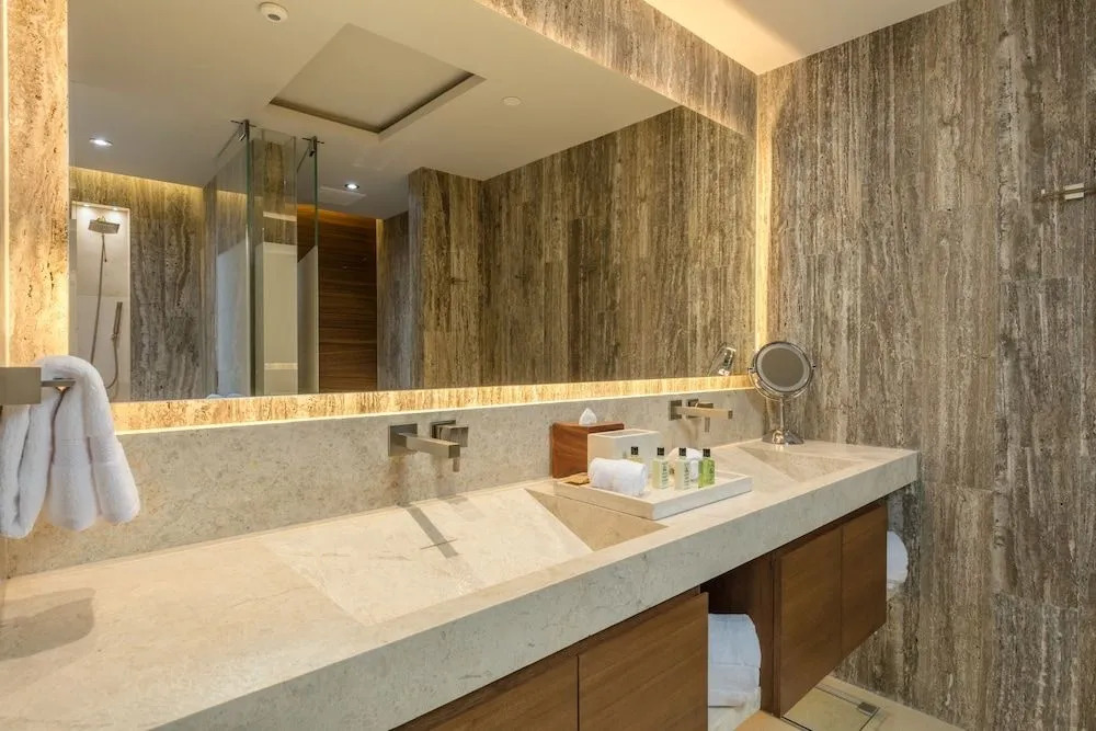 Solaz Signature Suites