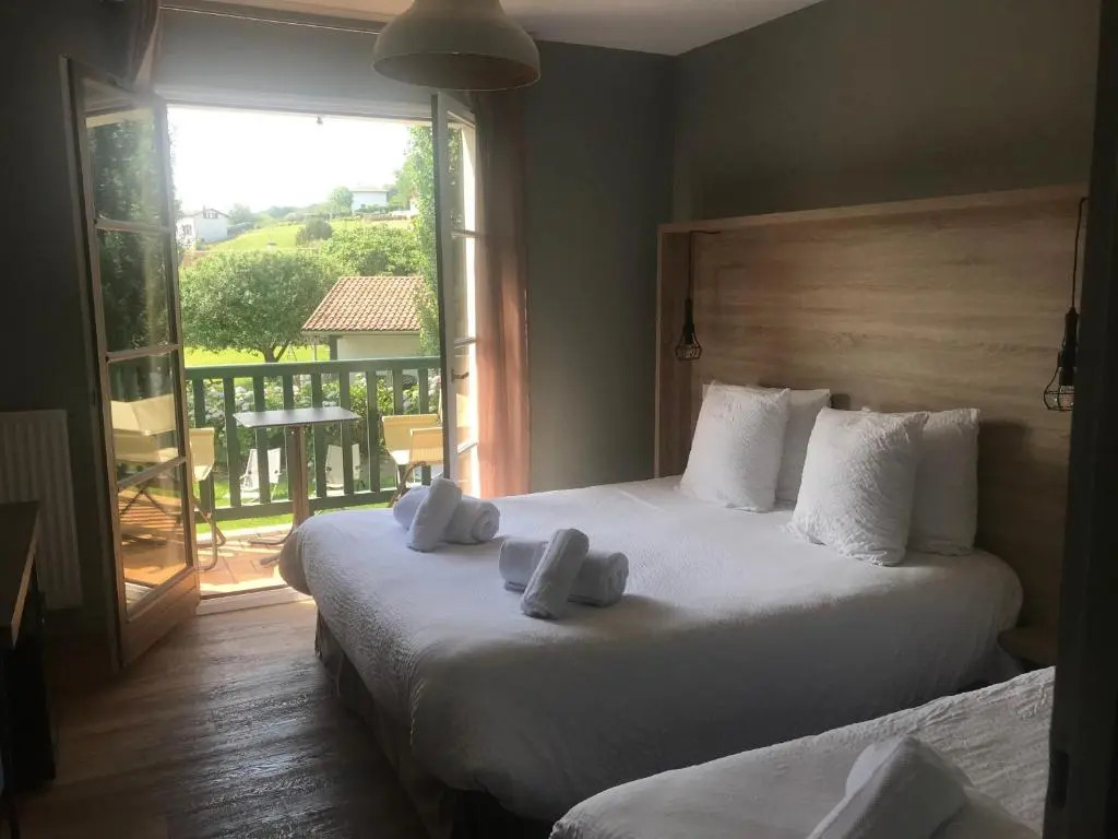 Hotel Mendionde